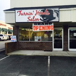 Turnin' Heads Salon - Stylist Mary