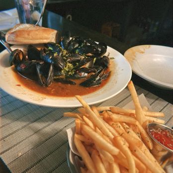 Ziba's Bistro and Wine Bar - Thai Chili Mussels and Fries - Wine Bars Near Me - Atlanta, Georgia Ziba's Bistro and Wine Bar - Thai Chili Mussels and Fries - Wine Bars Near Me - Atlanta, Georgia