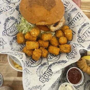 Willie's Grill & Icehouse - Burger and tots - American Near Me - Kyle, Texas Willie's Grill & Icehouse - Burger and tots - American Near Me - Kyle, Texas