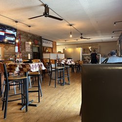Wahoo's Seafood - Inside