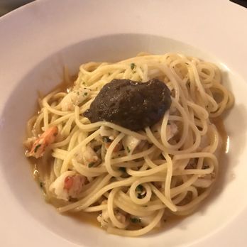 Cavallino Rosso - Spaghetti with Scallop, shrimp and algae sauce really good!! - Italian Near Me - Berlin, BE Cavallino Rosso - Spaghetti with Scallop, shrimp and algae sauce really good!! - Italian Near Me - Berlin, BE