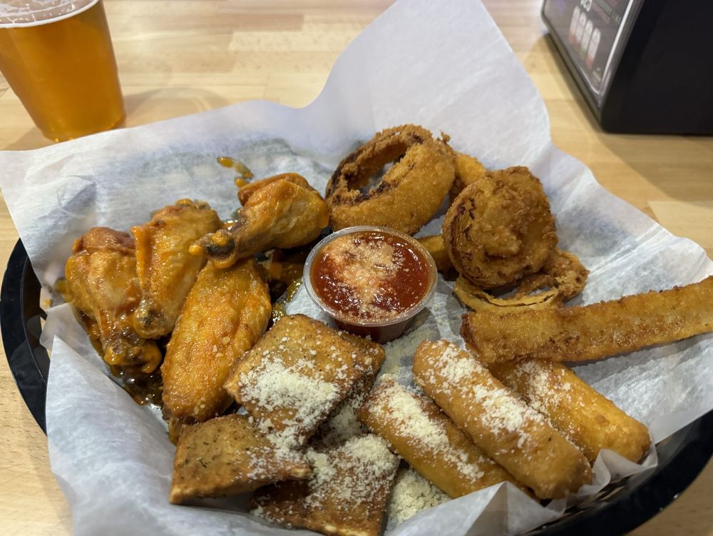 BAR DOWN SPORTS BAR Updated October 2024 29 Photos 11333