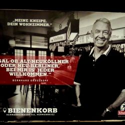 Kneipe Bienenkorb - U-Bahnhof Werbung von Schultheis