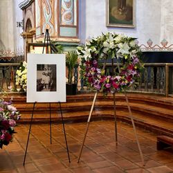 Memorial wreath and Large bouquet.