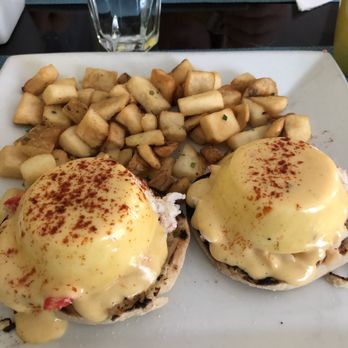 Brunch - Crab leg Benedict - Breakfast & Brunch Near Me - Milwaukee, Wisconsin