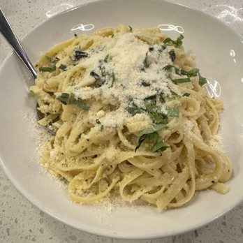 Del Lusso - Dry fettuccine Alfredo. - Pizza Near Me - Carlsbad, California