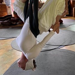 Black Swan Temple - Aerial yoga 1