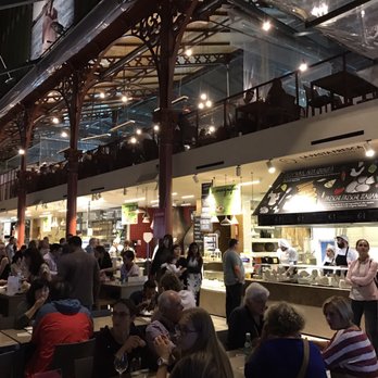 Mercato Centrale - Interior cool vibe - loud , but vibrant - Food Court Near Me - Florence, FI