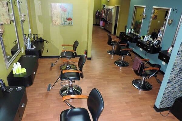 Madeline's Crew Cuts & Curls Logo