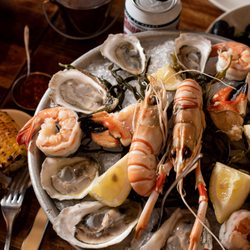 Cull & Pistol Oyster Bar - Raw bar specialties