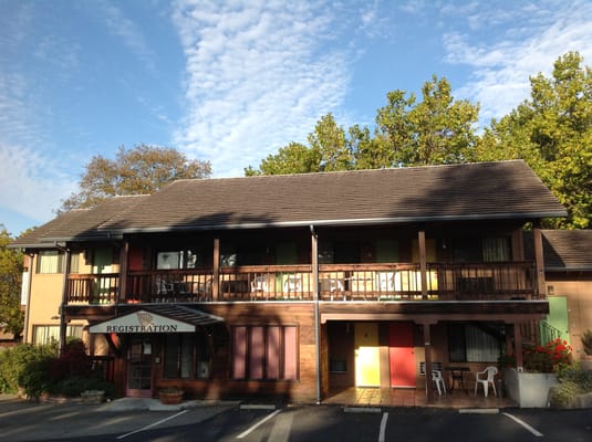 Humboldt Redwoods Inn by null