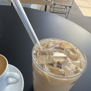 Il Caffe - Iced honey latte - Cafes Near Me - Clovis, California