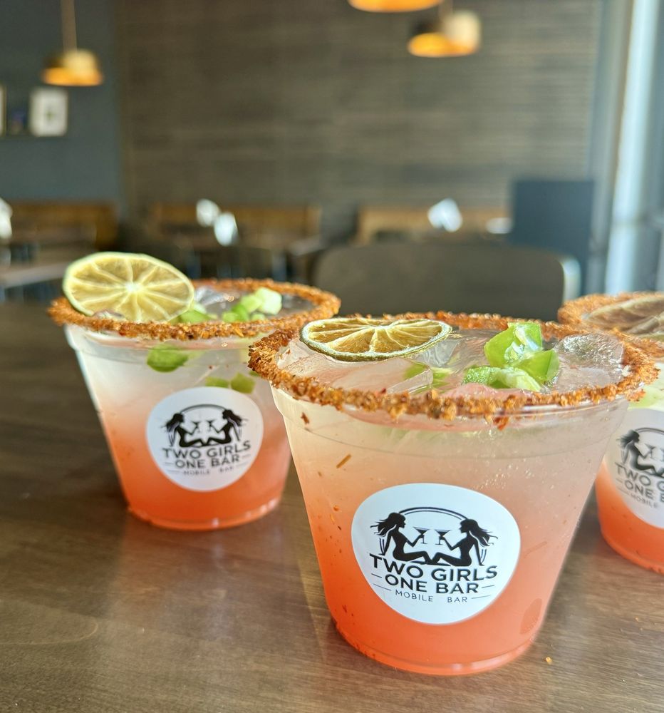 Two Girls One Mobile Bar - wedding in Scottsdale, AZ