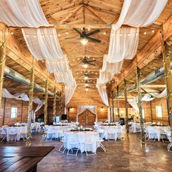 The Ole Oak Barn - Inside main barn