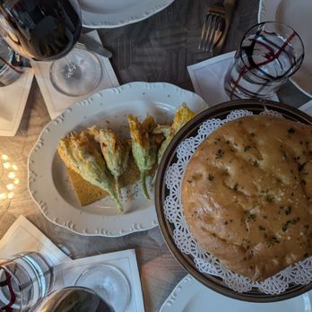 Tre Dita - Fiori Di Zucca / Schiacciata Bianca - Italian Near Me - Chicago, Illinois