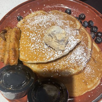 Just Brunch Breakfast Bar - Blueberry Pancakes with Chicken Sausage - Breakfast & Brunch Near Me - Duluth, Georgia