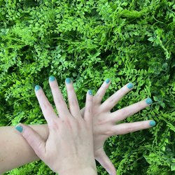 Island Oasis Salon - Regular polish