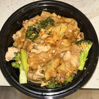 Thailicious27 - Pad see ew - Thai Near Me - Davenport, Florida Thailicious27 - Pad see ew - Thai Near Me - Davenport, Florida
