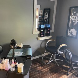 Anavah Salon - Manicure Room Upstairs