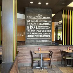 Pollo Campero - Entrance