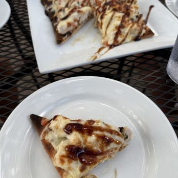 Chanticleer Eatery - Grilled chicken flatbread appetizer - American Near Me - Santa Rosa Beach, Florida Chanticleer Eatery - Grilled chicken flatbread appetizer - American Near Me - Santa Rosa Beach, Florida