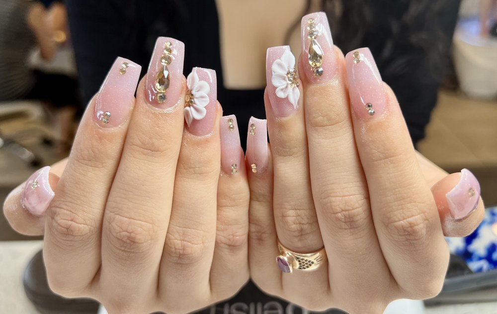 BENITOITE NAILS & SPA Updated September 2024 1829 Photos & 369