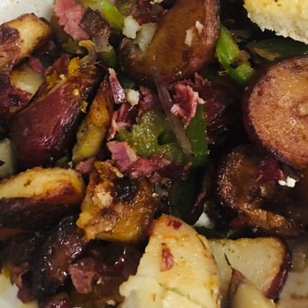 Kravitz Delicatessen - Corned Beef Hash Breakfast - Delis Near Me - Youngstown, Ohio