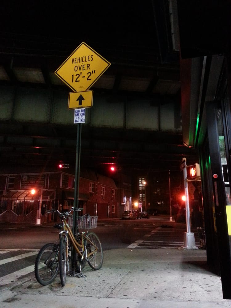 55 ROOSEVELT LAUNDROMAT Updated September 2024 13 Photos & 32