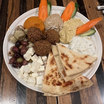 Reunion Tap & Table - Meze Platter - American Near Me - North Grafton, Massachusetts