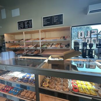 Slodoco - Mostly full donut selection around 11:00am on a Thursday - Donuts Near Me - Paso Robles, California Slodoco - Mostly full donut selection around 11:00am on a Thursday - Donuts Near Me - Paso Robles, California