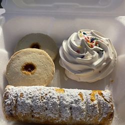 Havana Night - Guava and Cheese Pastry Merengue cookie