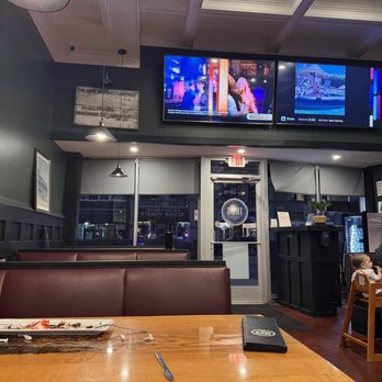 Ike’s Artisan Pizza - Bars Near Me - Middlesboro, Kentucky Ike’s Artisan Pizza - Bars Near Me - Middlesboro, Kentucky