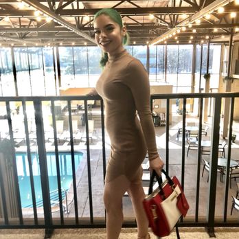 Radisson Hotel Philadelphia Northeast - Me ( Reyna ) Background ( pool , fencing , etc. ) - Hotels Near Me - Trevose, Pennsylvania