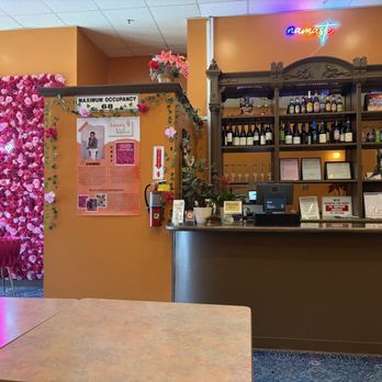 Aama’s Kitchen - Main counter host station & wine beer bar - Indian Near Me - Livermore, California