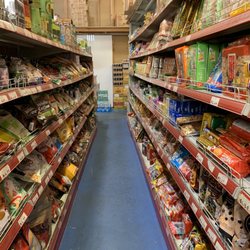 New Hongkong Market - Narrow aisles