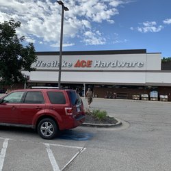 Westlake Ace Hardware - Parking lot view