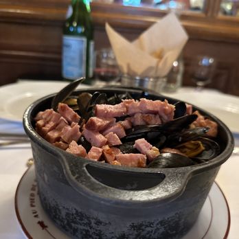 Au Pied de Cochon - Mussels - Seafood Near Me - Paris, 75 Au Pied de Cochon - Mussels - Seafood Near Me - Paris, 75