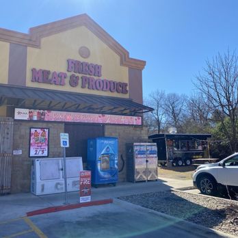 Rice On The Hill - Outside - next to meat market - Food Trucks Near Me - Austin, Texas Rice On The Hill - Outside - next to meat market - Food Trucks Near Me - Austin, Texas