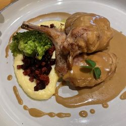 Le Berlu - Rabbit in wine sauce with polenta