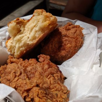 Sweet Chick - Bucket of fried chicken - Southern Near Me - New York, New York Sweet Chick - Bucket of fried chicken - Southern Near Me - New York, New York