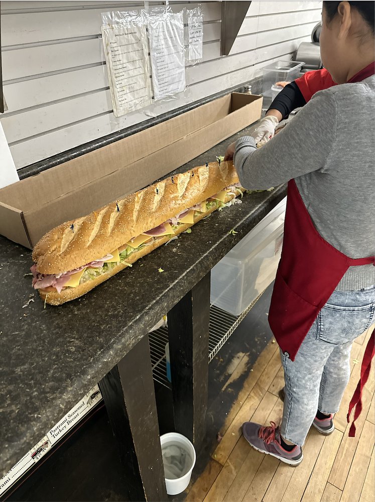 BT EXPRESS DELI Updated September 2024 27 Photos & 17 Reviews 85