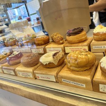 Fan-Fan Doughnuts - Bar of deliciousness - Donuts Near Me - Brooklyn, New York Fan-Fan Doughnuts - Bar of deliciousness - Donuts Near Me - Brooklyn, New York