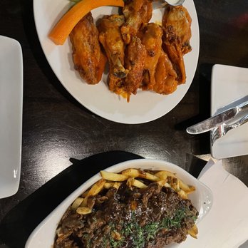 Ballston Local - Buffalo Chicken W, Poutine - Burgers Near Me - Arlington, Virginia