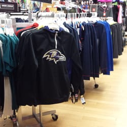 Schuylkill Valley Sports - Schuylkill Valley Sport in Wyoming Valley Mall