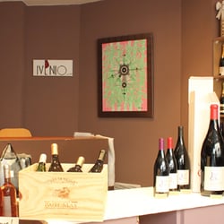 IVINIO - Ivinio - caviste indépendant à Nice vous propose de jolis emballages pour vos cadeaux de vins