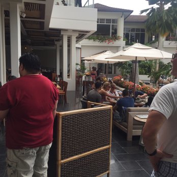 La Hiki - Outdoor seating area - Breakfast & Brunch Near Me - Kapolei, Hawaii La Hiki - Outdoor seating area - Breakfast & Brunch Near Me - Kapolei, Hawaii