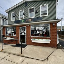 The Hop Knot - Outside