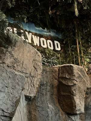 Hollywood Palms Cinema by null