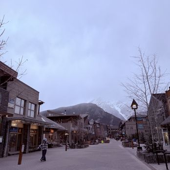 The Bison Restaurant - Canadian (New) Near Me - Banff, Alberta