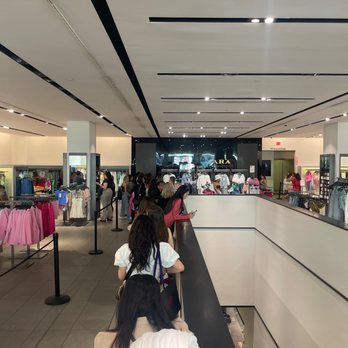 Zara - Line - Men's Clothing Near Me - San Diego, California Zara - Line - Men's Clothing Near Me - San Diego, California